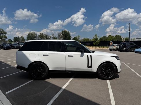 Used 2024 Land Rover Range Rover SE AWD/4WD image 5