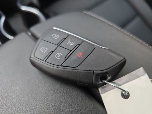 Used 2023 Buick Envision Essence image 28