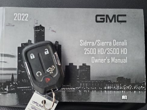 Used 2022 GMC Sierra 2500 AT4 image 31