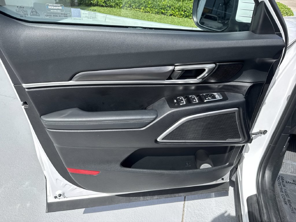 Used 2024 Kia Telluride S FWD image 38