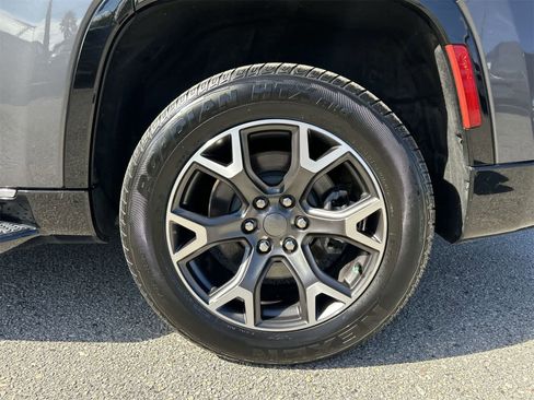 Used 2024 Jeep Wagoneer Series III image 8