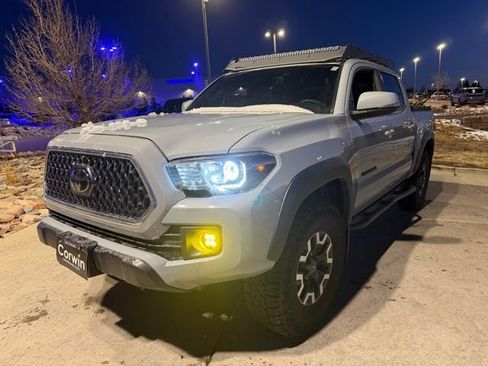 Used 2019 Toyota Tacoma TRD Off-Road image 3