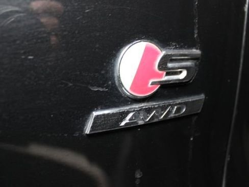 Used 2017 Jaguar F-PACE S image 9