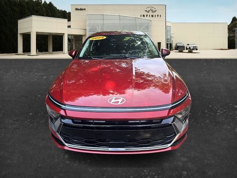 Used 2025 Hyundai Sonata SEL FWD image 2