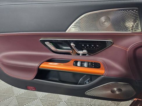 Used 2024 Mercedes-Benz SL 63 AMG 4MATIC image 24