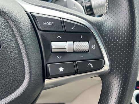 Used 2024 Genesis G70 2.5T RWD image 21