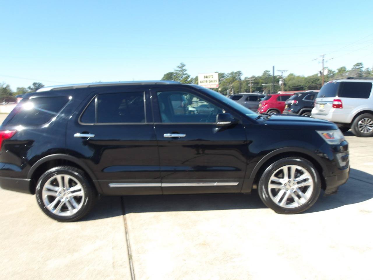 Used 2016 Ford Explorer Limited w/ Equipment Group 301A FWD image 5