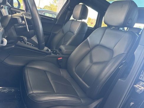 Used 2023 Porsche Macan image 21