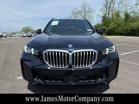 Used 2025 BMW X5 xDrive40i w/ Executive Package image 2