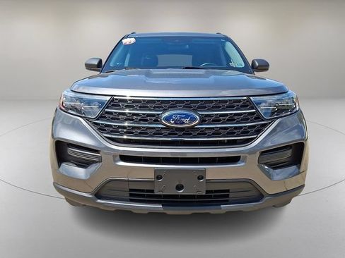 Used 2022 Ford Explorer XLT w/ Class IV Trailer Tow Package AWD/4WD image 3