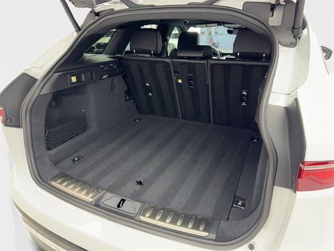 Used 2024 Jaguar F-PACE R-Dynamic S image 74