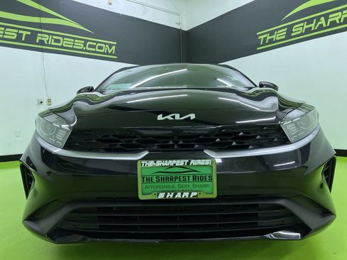 Used 2024 Kia Forte LXS FWD image 3
