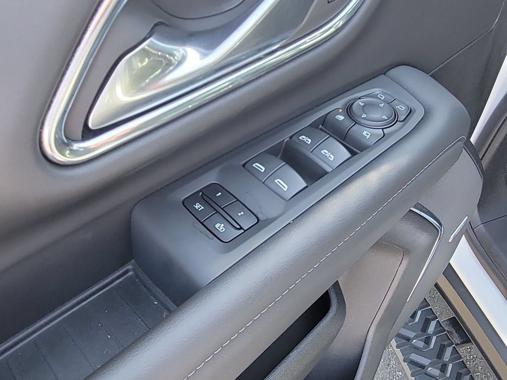 Used 2023 Chevrolet Tahoe Z71 w/ Z71 Off-Road Package AWD/4WD image 24