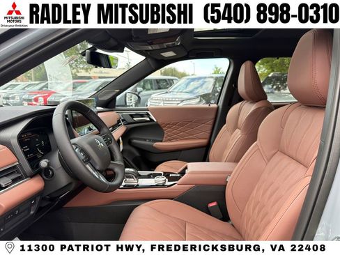 New 2026 Mitsubishi Outlander SEL image 3