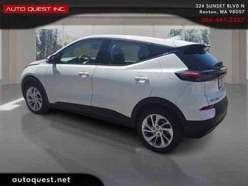 Used 2023 Chevrolet Bolt EUV LT w/ Driver Confidence Package FWD image 7