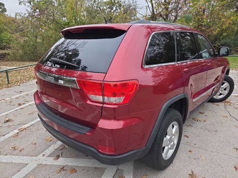 Used 2012 Jeep Grand Cherokee Laredo w/ Laredo E Group image 6