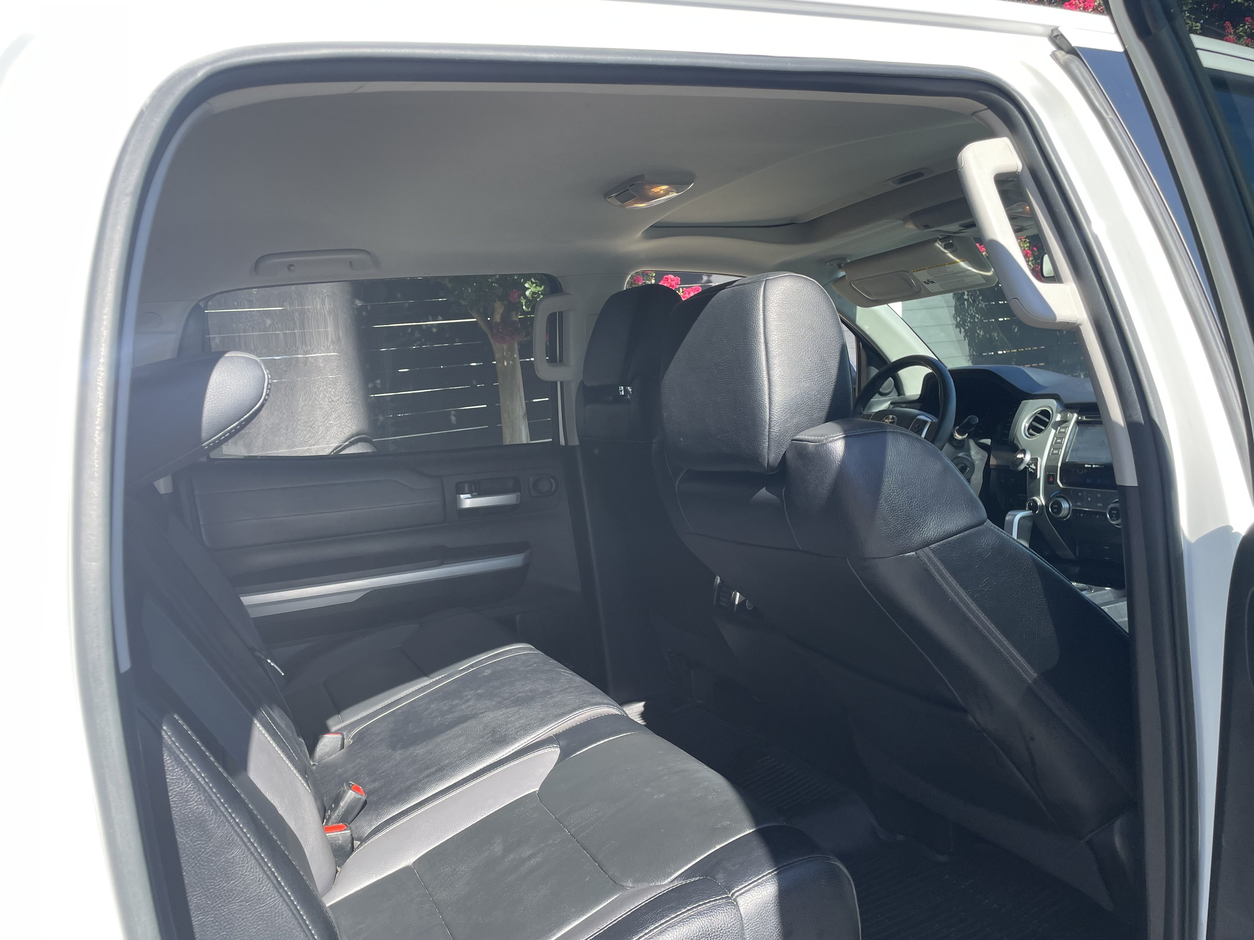 Used 2018 Toyota Tundra Limited w/ Limited Premium Package AWD/4WD image 10