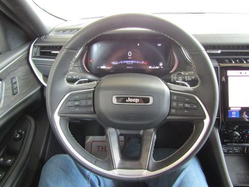 Used 2024 Jeep Grand Cherokee L Limited w/ Luxury Tech Group II AWD/4WD image 30
