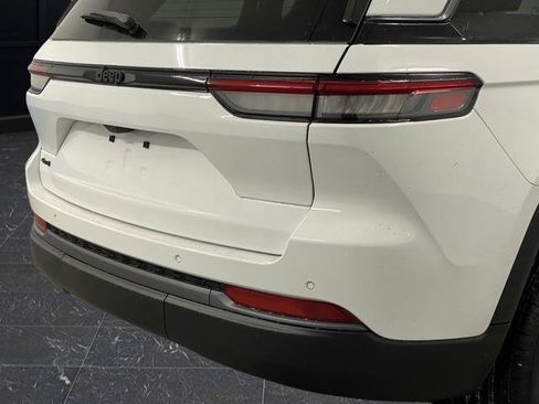 New 2026 Jeep Grand Cherokee Altitude image 35