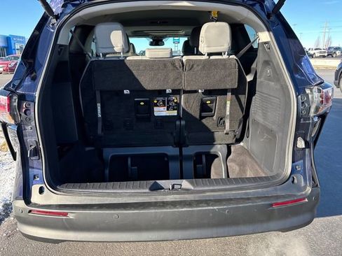 Used 2025 Toyota Sienna XLE image 26