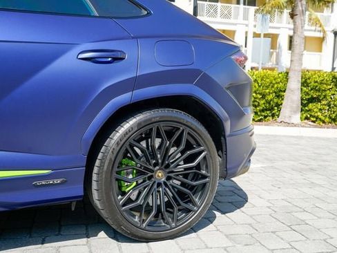 Used 2025 Lamborghini Urus SE image 44