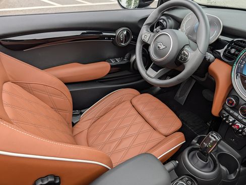 Used 2023 MINI Cooper S w/ Signature Upholstery Package FWD image 21