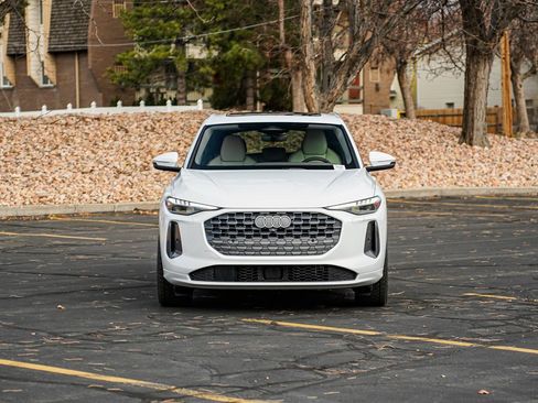 Used 2025 Audi Q5 Prestige image 2