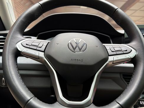 Used 2025 Volkswagen Jetta SE FWD image 22