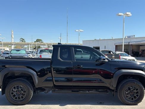Used 2024 Toyota Tacoma PreRunner w/ TRD Prerunner Upgrade Package image 6