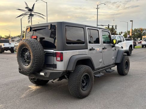 Used 2018 Jeep Wrangler Unlimited Sport S AWD/4WD image 5