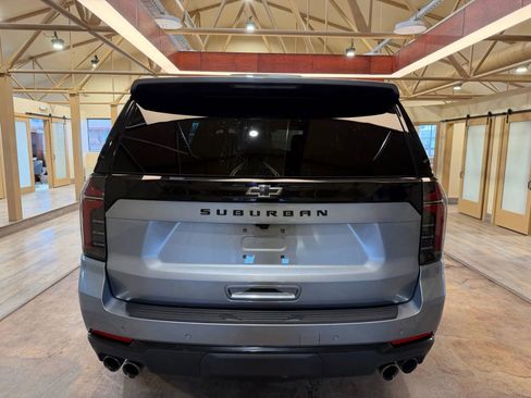 Used 2025 Chevrolet Suburban Z71 image 5