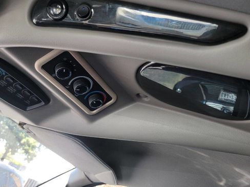 Used 2021 GMC Savana 2500 w/ Enhanced Convenience Package image 7