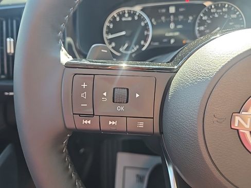 New 2025 Nissan Pathfinder SL image 17