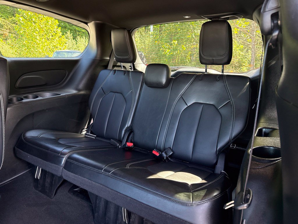 Used 2025 Chrysler Pacifica Select FWD image 33