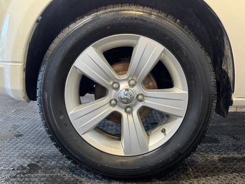 Used 2010 Dodge Caliber SXT FWD image 28