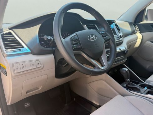 Used 2018 Hyundai Tucson Value AWD/4WD image 12