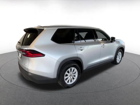 Used 2025 Toyota Grand Highlander FWD image 12