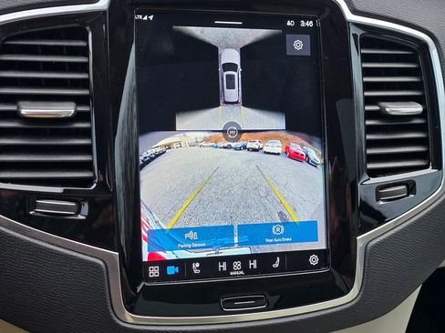 Used 2024 Volvo XC90 B6 Plus w/ Protection Package Premier image 9