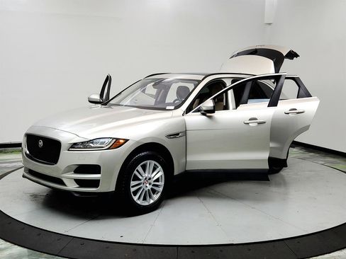Used 2017 Jaguar F-PACE Prestige image 9