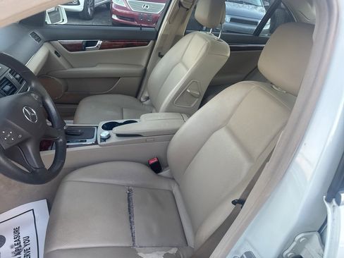 Used 2011 Mercedes-Benz C 300 4MATIC Sedan image 31