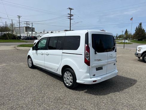 Used 2022 Ford Transit Connect XLT FWD image 3