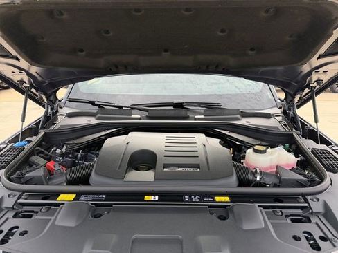 New 2026 Land Rover Range Rover Long Wheelbase SE AWD/4WD image 19