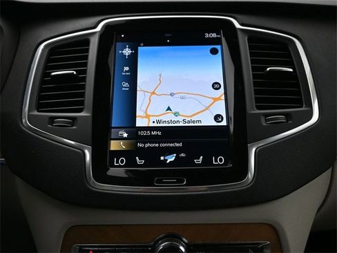 Used 2022 Volvo XC90 T6 Momentum w/ Climate Package image 14