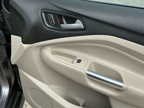 Used 2013 Ford C-MAX SEL image 22