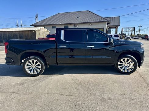 Used 2019 Chevrolet Silverado 1500 High Country w/ Technology Package image 7