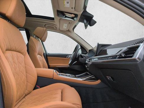 Used 2023 BMW X7 xDrive40i w/ Premium Package image 24