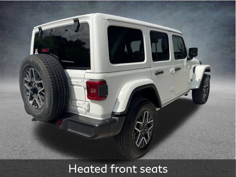 Used 2025 Jeep Wrangler Unlimited Sahara AWD/4WD image 8