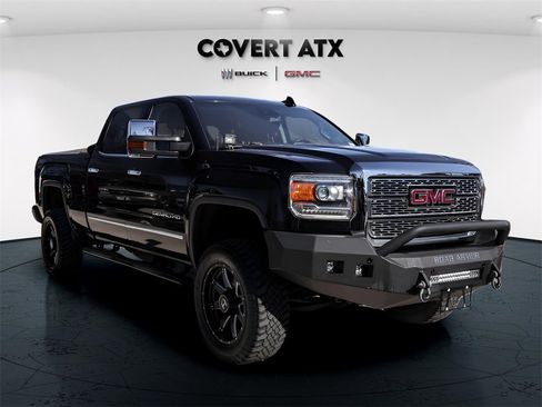 Used 2019 GMC Sierra 2500 Denali w/ Suspension Package, Off-Road image 9