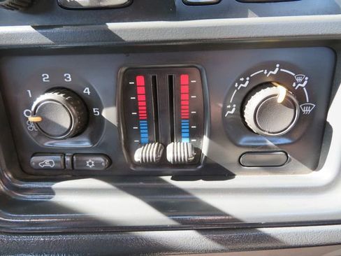 Used 2006 Chevrolet Silverado 1500 W/T AWD/4WD image 21