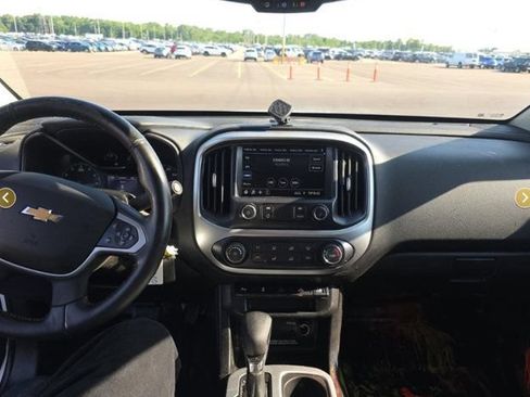 Used 2022 Chevrolet Colorado LT w/ Fleet Safety Package RWD image 4